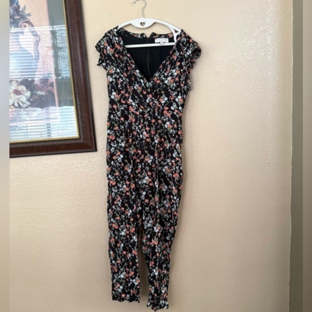 Hayden Floral Jumpsuit Size Small